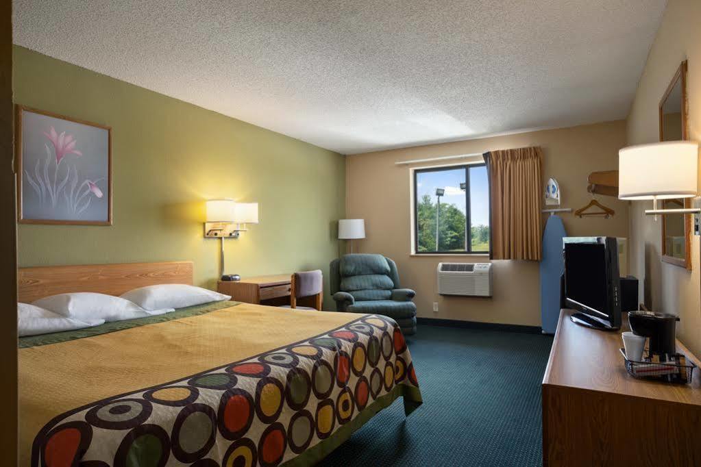Super 8 By Wyndham Mayfield Exterior photo