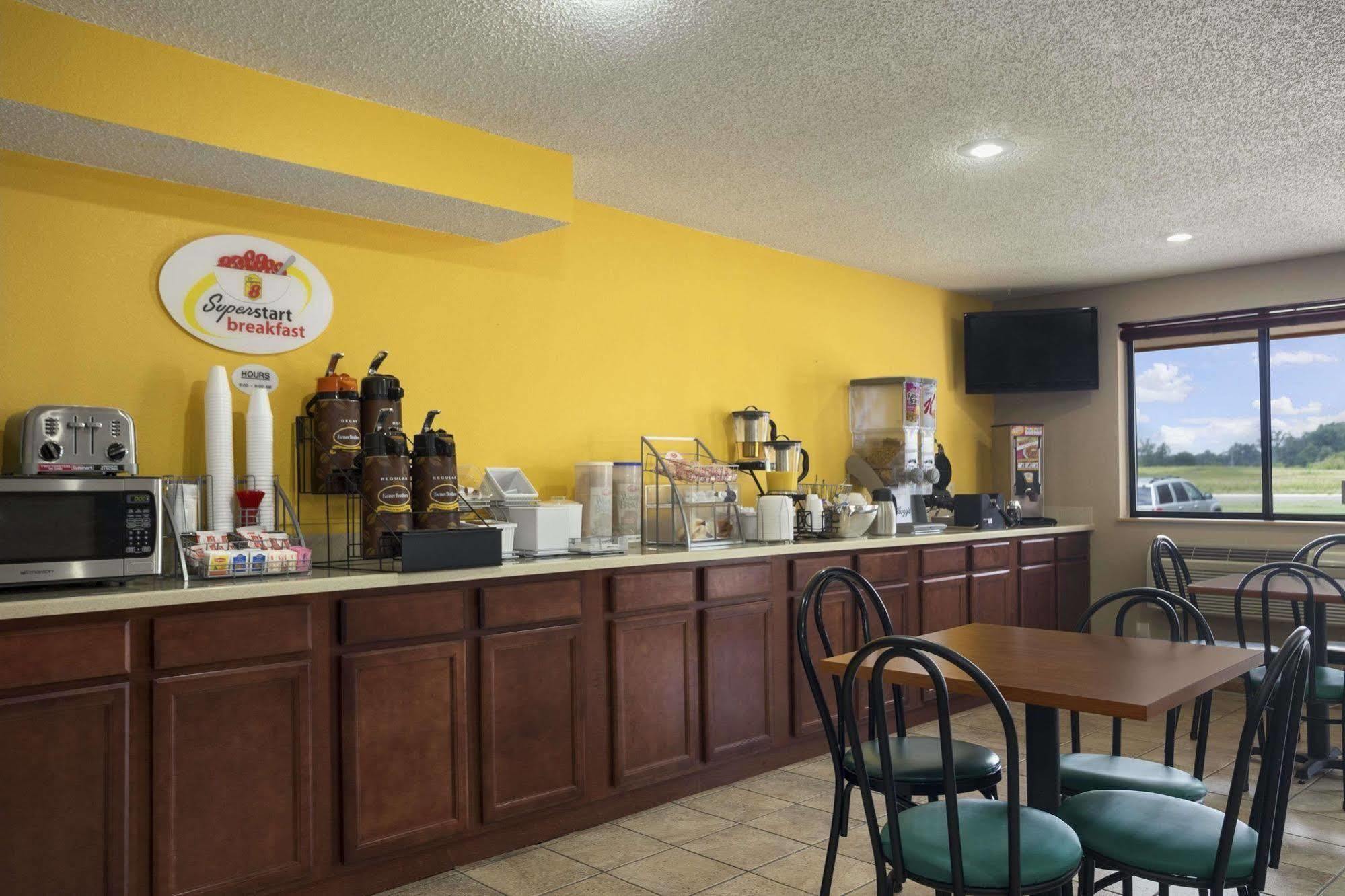 Super 8 By Wyndham Mayfield Exterior photo